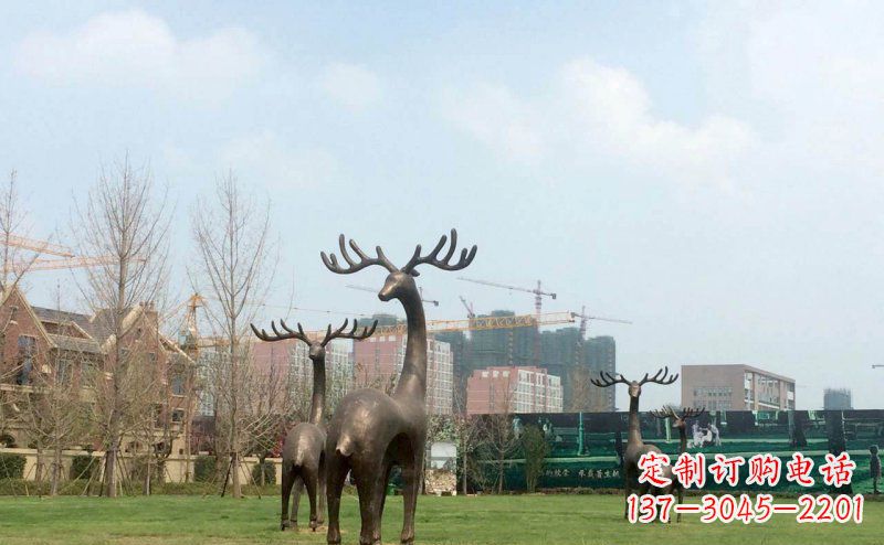 北京公园抽象梅花鹿动物铜雕