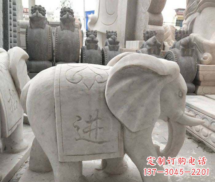 北京公园动物石雕小象