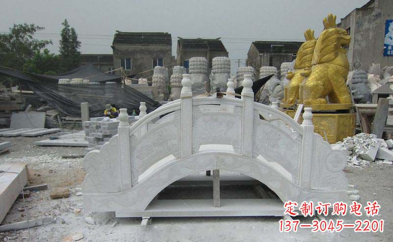 北京精美的大理石拱桥雕塑