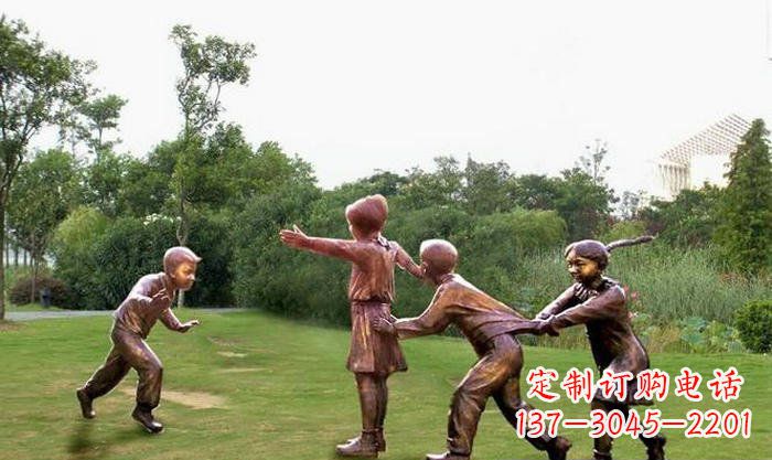 北京风格多变的老鹰雕塑
