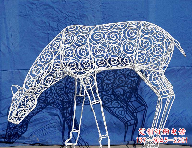 北京精致不锈钢镂空梅花鹿雕塑