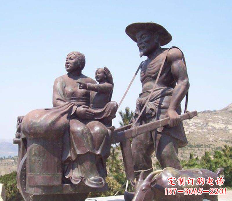 北京真实风格的独轮车雕塑