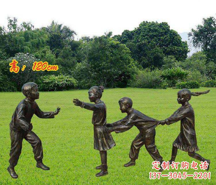 北京公园玩老鹰捉小鸡的儿童小品铜雕 (2)