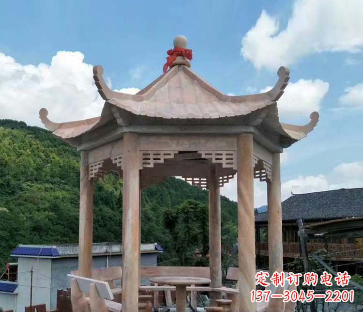 北京一流的公园晚霞红六角石雕凉亭