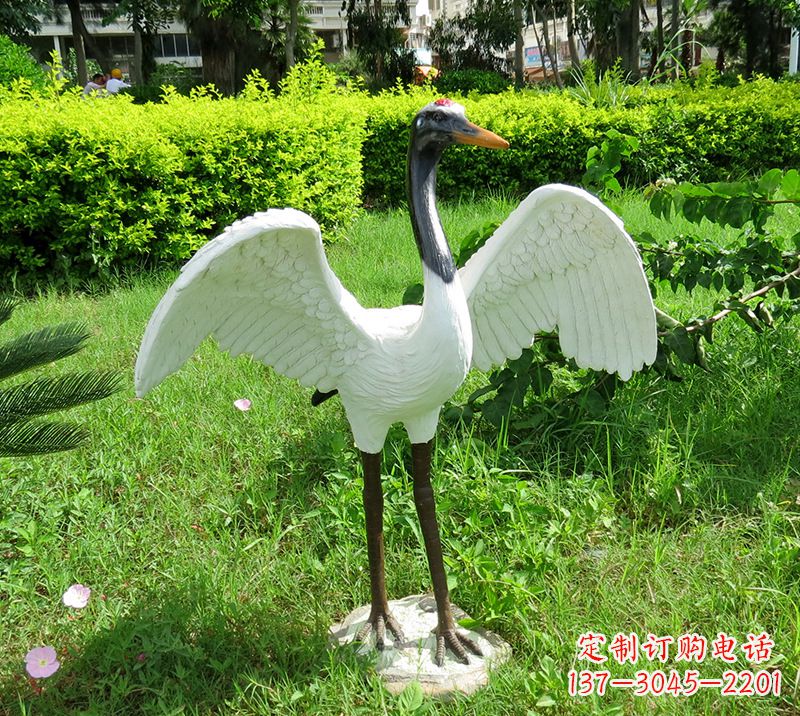 北京公园仙鹤雕塑