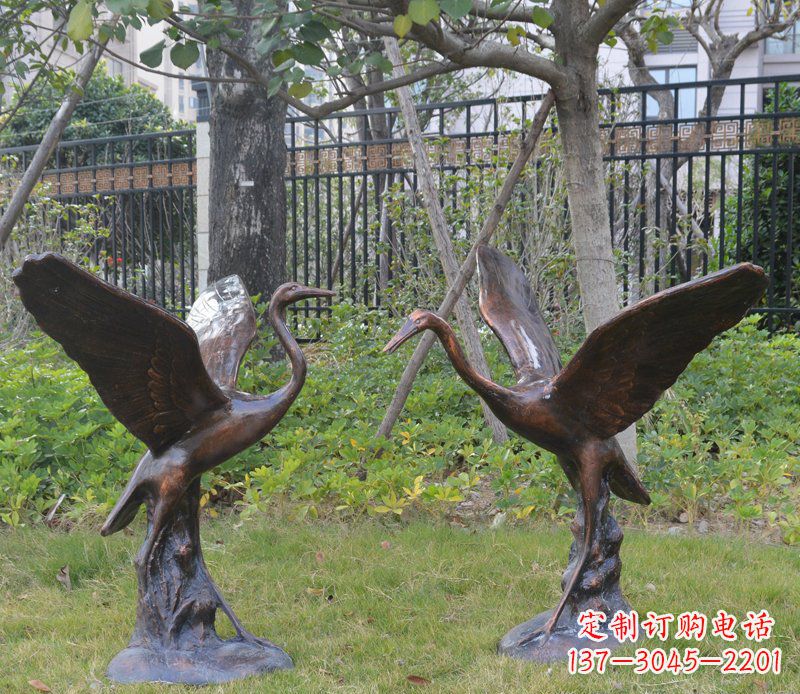 北京高雅实木雕刻精美仙鹤景观玻璃钢仿铜摆件