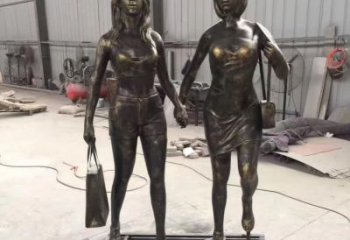 北京铜雕女人唤醒美好回忆