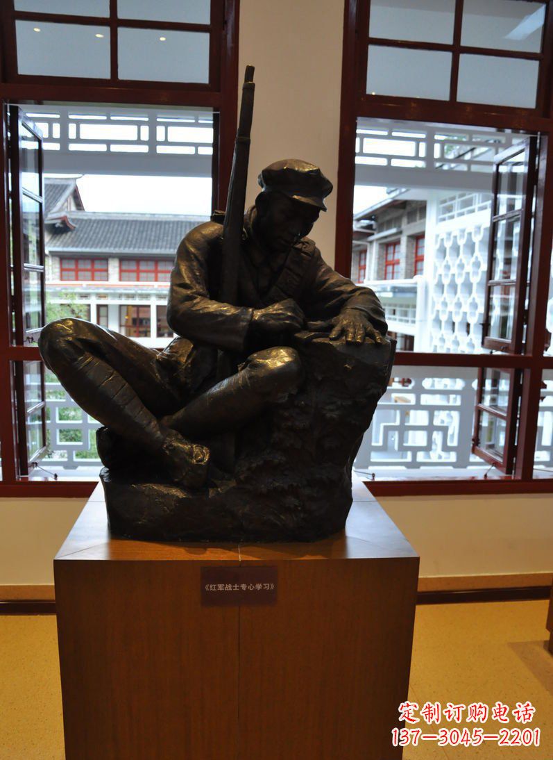 北京铜雕红军战士纪念雕塑,烈士镌刻永恒记忆