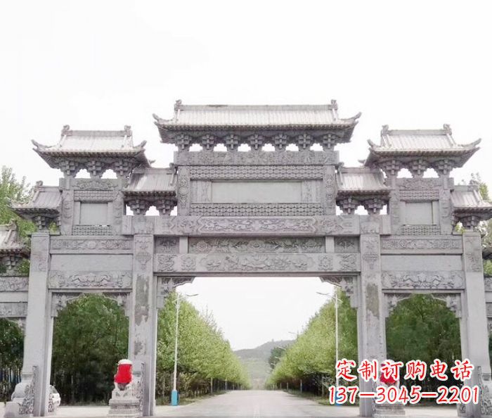 北京三门石雕牌坊,独具特色的地标雕塑
