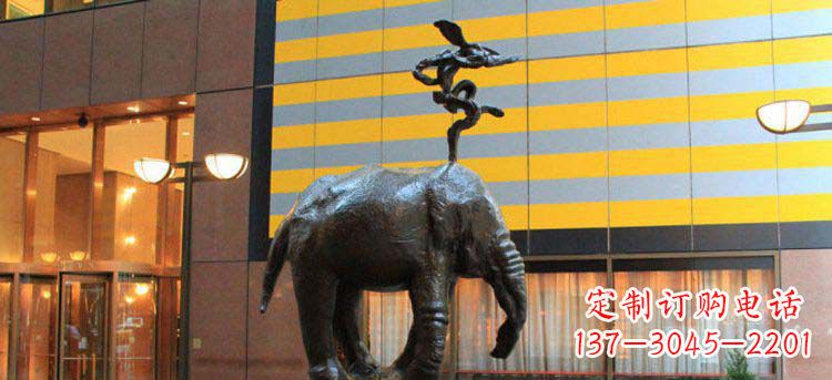 北京酒店门口抽象大象铜雕