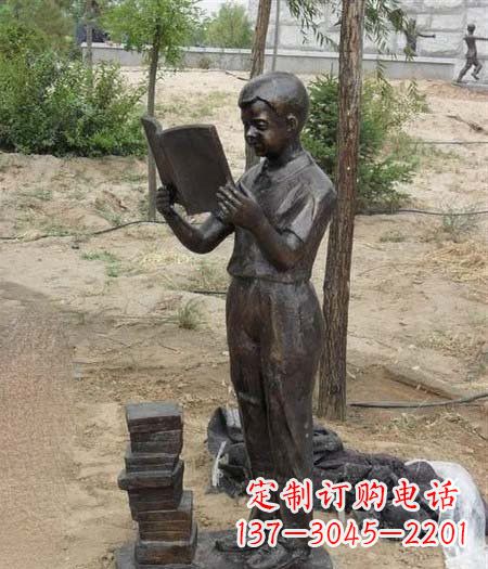北京中领雕塑尊贵细腻的男孩铜雕