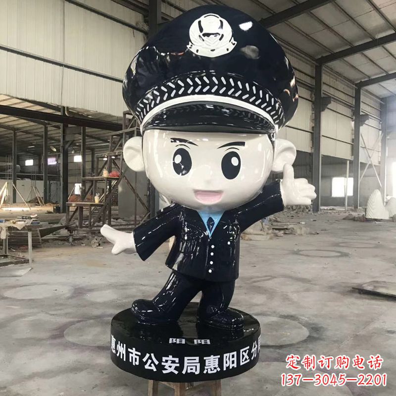 北京可爱的警察卡通雕塑