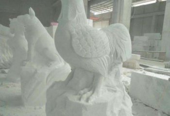 北京华丽而神奇的汉白玉中领生肖鸡雕塑