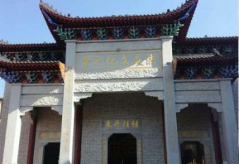 北京景区三门石雕牌楼，精美绝伦的艺术之作