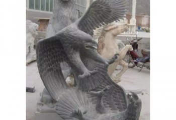 北京中领雕塑推出的石雕老鹰是一款充满生机与力…