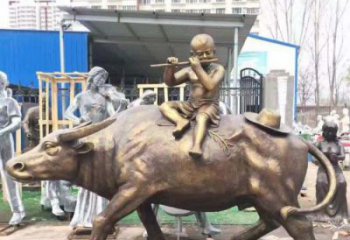 北京专为儿童量身定制的牧童骑在牛背吹笛铜雕