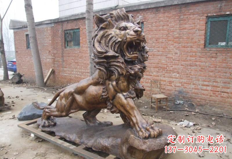 北京高雅华贵的狮子铜雕