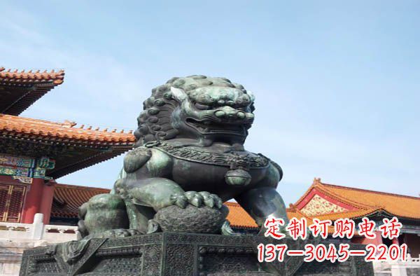 北京寺庙门口狮子铜雕