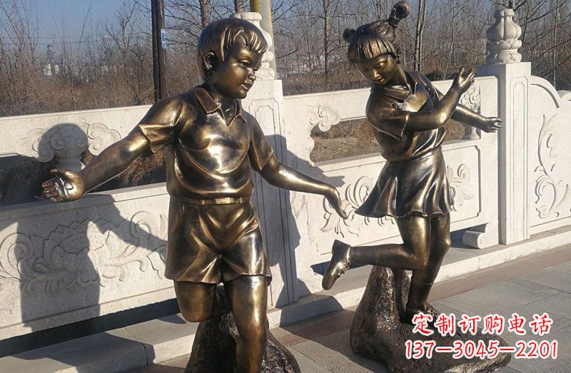 北京踢毽子的儿童铜雕 (2)