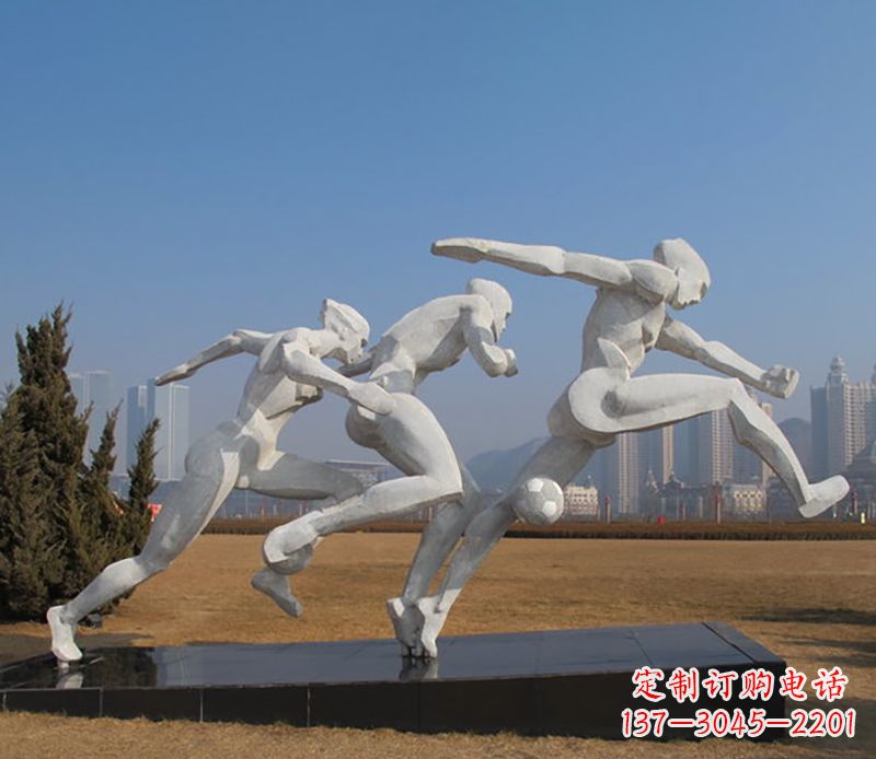 北京踢足球不锈钢运动雕塑