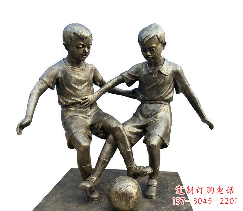 北京踢足球的儿童铜雕 (2)