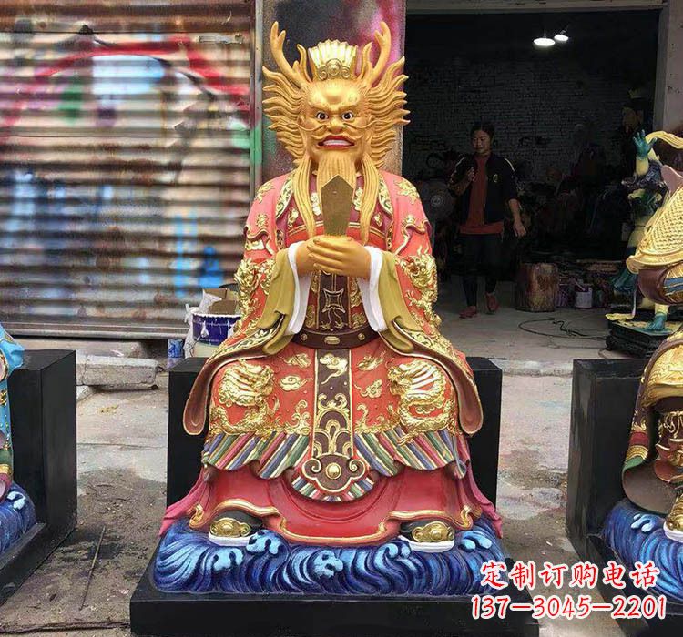 北京铜雕彩绘坐式龙王