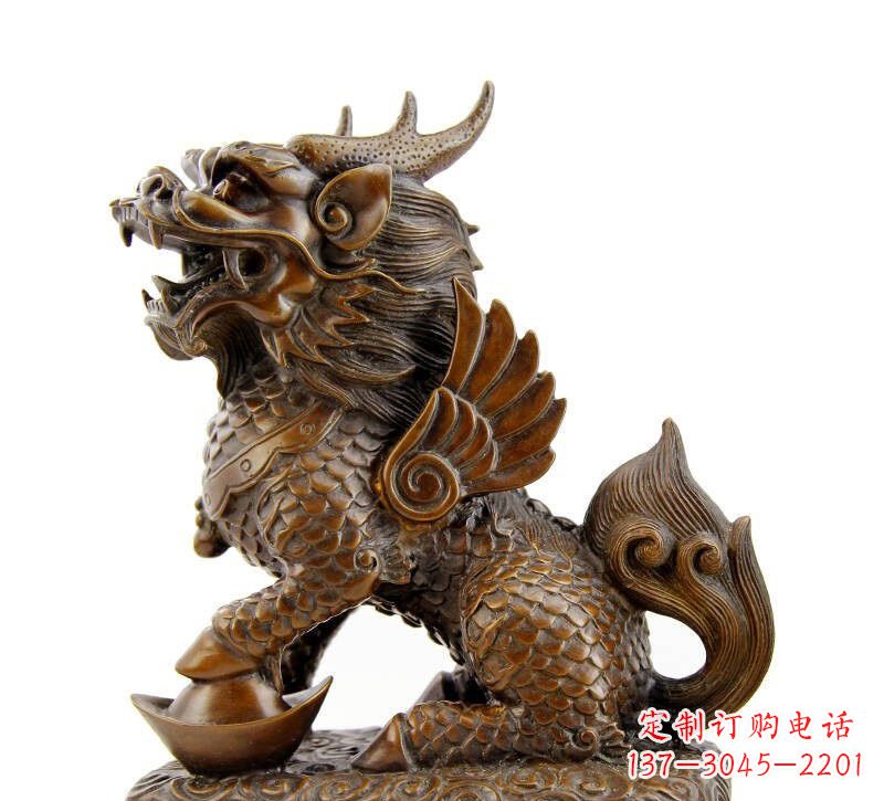 北京铜雕踩元宝麒麟