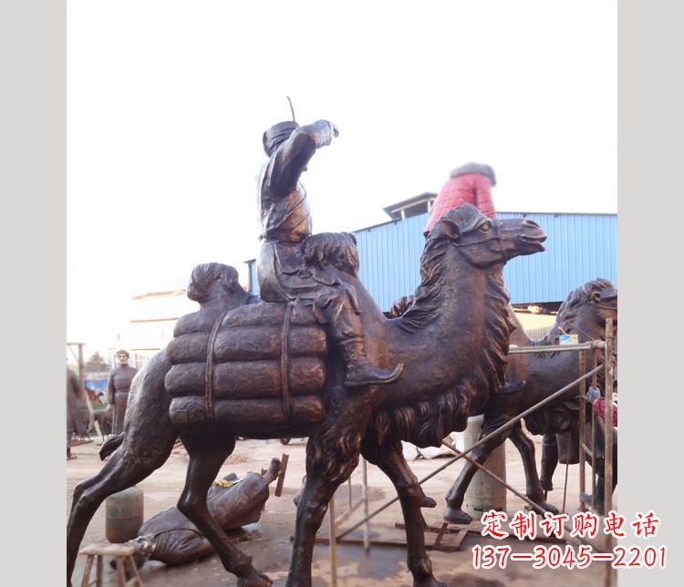 北京铜雕广场骑骆驼雕塑