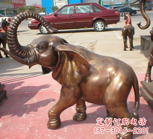 北京铜雕长鼻大象