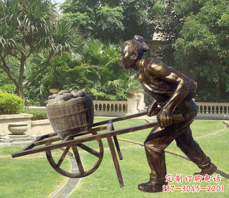 北京推独轮车的古人铜雕