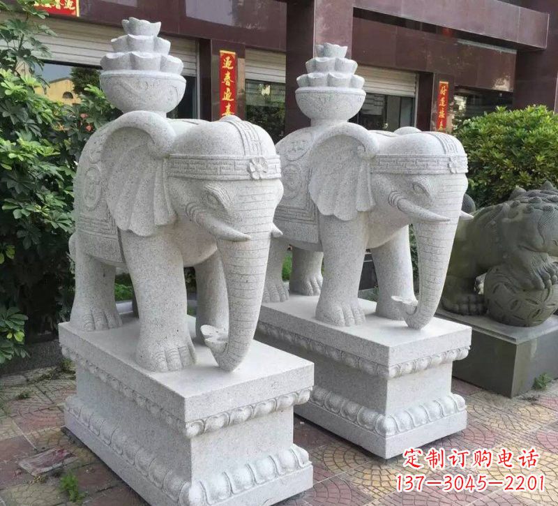 北京驮元宝的大象石雕