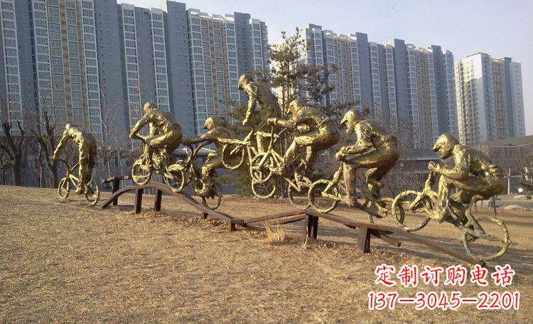 北京玩花样自行车人物铜雕