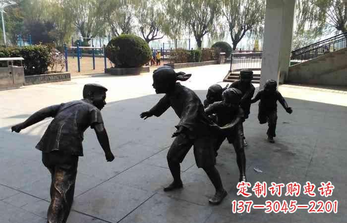 北京玩老鹰捉小鸡的儿童铜雕222