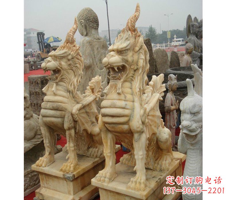 北京晚霞红独角兽雕塑