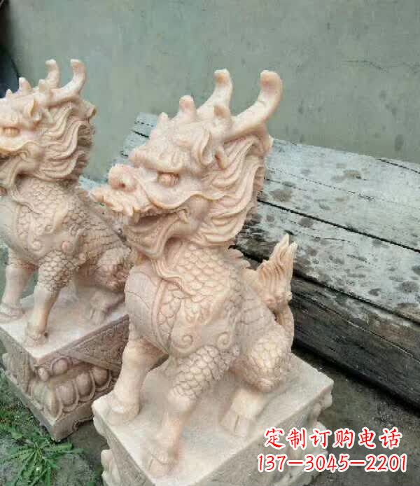北京晚霞红石雕麒麟