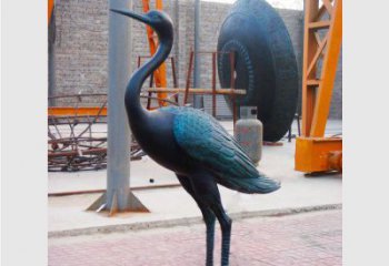 北京青铜仙鹤雕塑：展现古典和谐之美