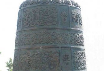 北京传统唢呐青铜钟雕塑，传递节日的祝福