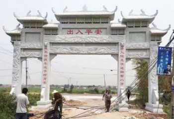 北京质朴粗犷的三间四柱农村石牌坊雕塑