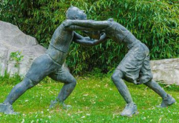 北京摔跤运动小孩公园草坪铜雕