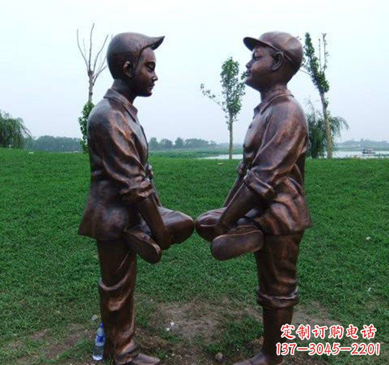 北京小孩斗鸡铸铜雕塑