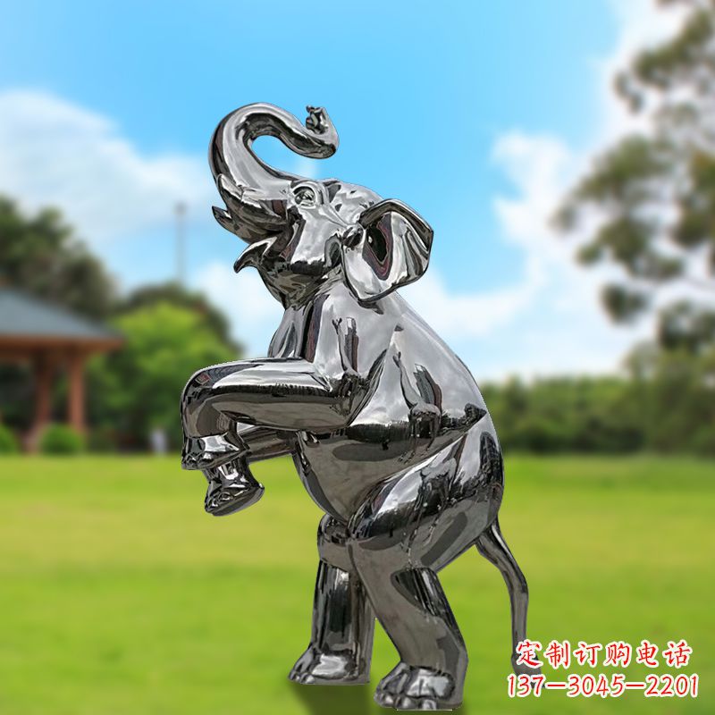 北京站立的不锈钢小象雕塑