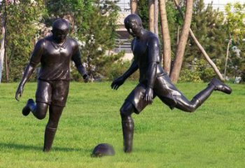 北京园林踢足球人物铜雕
