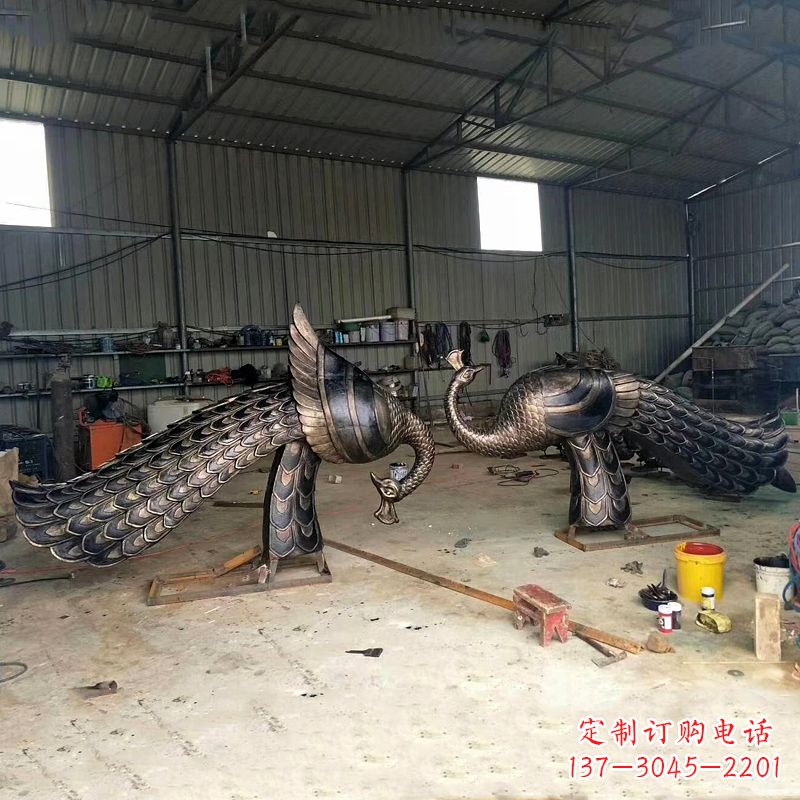 北京铸铜孔雀雕塑