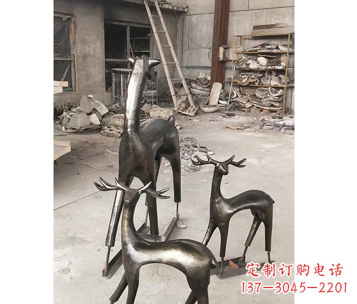 北京铸铜梅花鹿动物铜雕摆件