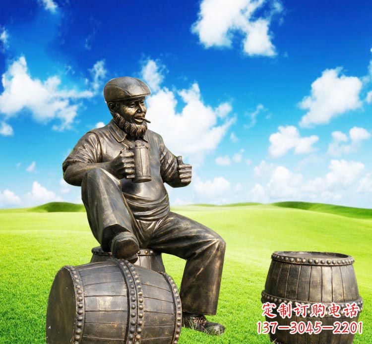 北京坐酒桶喝啤酒的西方人物铜雕