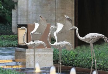 北京鹤雕塑-公园不锈钢镜面喷泉中的鹤雕塑